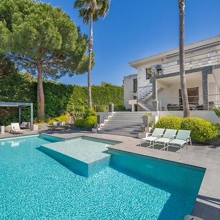 Belle Avec Piscine *