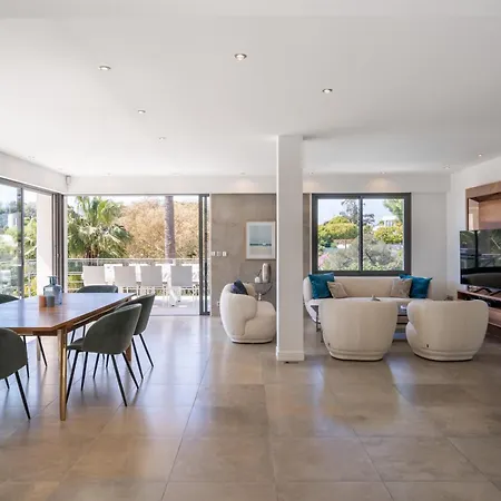 Belle Avec Piscine Villa