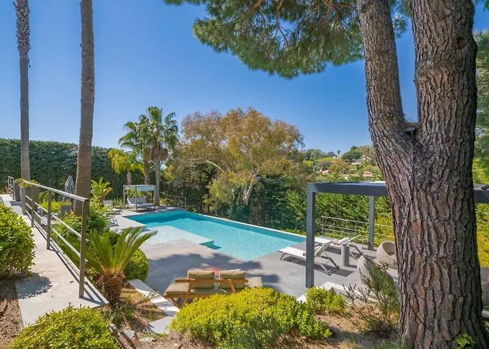 Belle Avec Piscine فيلة *