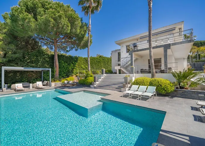 Belle Avec Piscine *